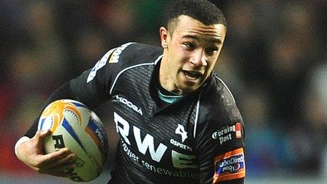 Ospreys wing Eli Walker