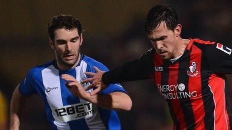 Goalscorer Mauro Boselli (left)