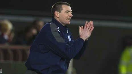 Dundee manager Barry Smith