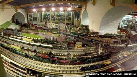 1930s 0 Gauge railway layout