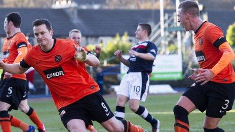 Dundee United make the very short trip to Dens Park