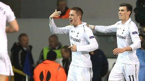 Tottenham's Gylfi Sigurdsson and Gareth Bale