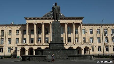 Stalin statue