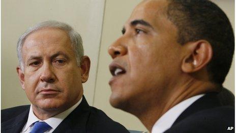 Benjamin Netanyahu looks towards Barack Obama, the Oval Office of the White House in Washington, May 2009