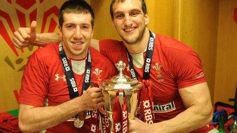 Wales' Justin Tipuric and Sam Warburton