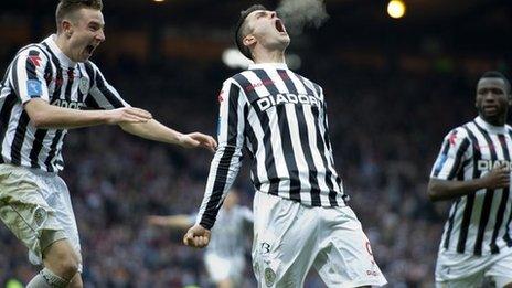 Steven Thompson (centre) scored St Mirren's second goal at Hampden