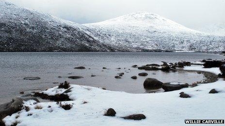 Snow around Spelga dam