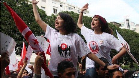 women protesters in tunisia