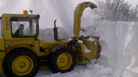 Work on Wednesday to clear snow from more minor roads