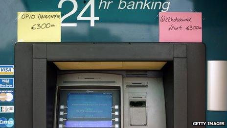 300 euros withdrawal limit post-it note on ATM in Cyprus