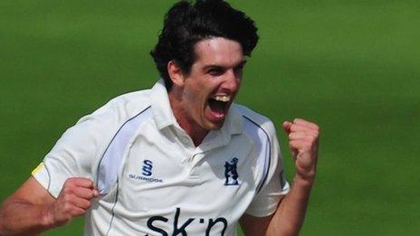 Warwickshire fast bowler Chris Wright