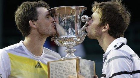 Jamie Murray and John Peers