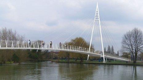 Reading River Thames footbridge design