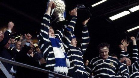 Terry Hudson lifting Challenge Cup