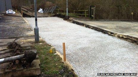 Tingle Bridge Lane level crossing