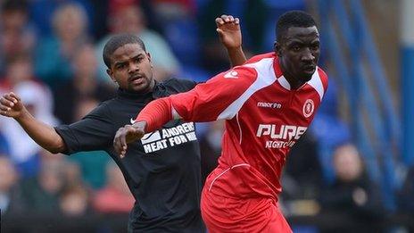 Anthony Acheampong (r) and Bradley Pritchard