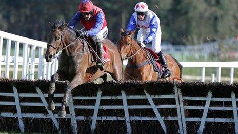 Quevega wins the World Series Hurdle