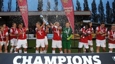 Arsenal Ladies celebrate winning WSL title