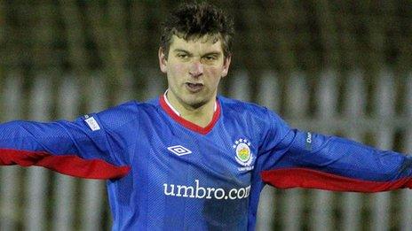 Striker Matthew Tipton