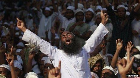 Hefajat-e-Islam supporters in Dhaka at a previous rally on 6 April