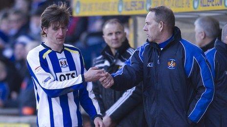 Kilmarnock midfielder Borja Perez and manager Kenny Shiels