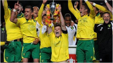 Norwich City U18s lift the FA Youth Cup