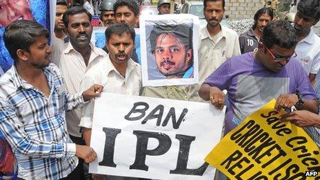 People protesting against the IPL