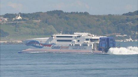 Condor Express passes in front of Herm Island