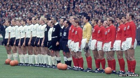 Germany and England line up at Wembley ahead of the 1966 World Cup final