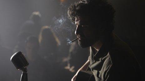 Oscar Isaac in Inside Llewyn Davis