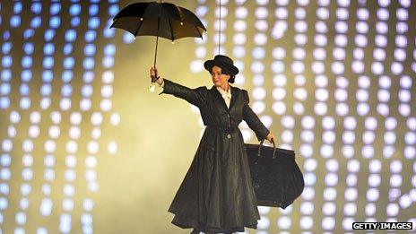 A model as Mary Poppins