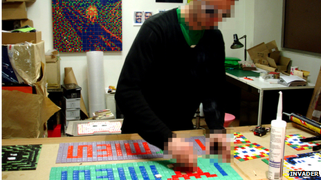 Invader in studio