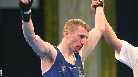 Paddy Barnes is announced as the winner against Istvan Ungvari