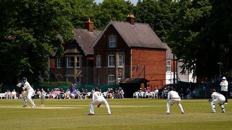 Keith Barker batting for the Bears at Guildford