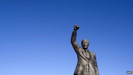 Mandela statue near Drakenstein Prison, close to Paarl, 9 June