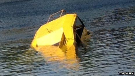 Sinking duckboat