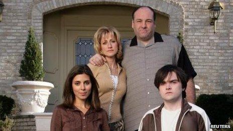 (l-r) Jamie-Lyn Sigler, Edie Falco, James Gandolfini and Robert Iler