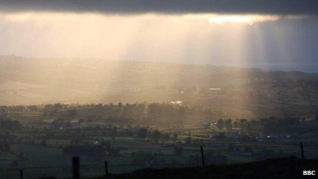 Hundreds of people watched the sun rise from the ancient Grianan fort in County Donegal