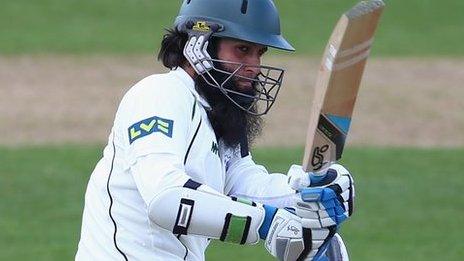 Moeen Ali batting against Glamorgan