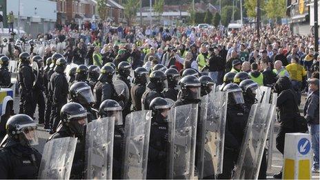 Police lines in Ardoyne on 12 July 2012