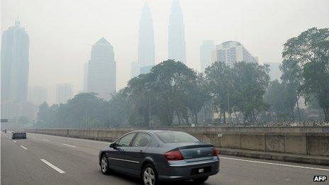 Petronas Towers shrouded in haze (23 June 2013)