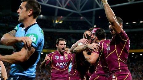 Queensland celebrate Darius Boyd's try