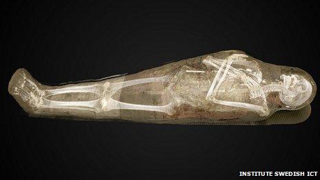 Early visualisation of CT scan of a mummy