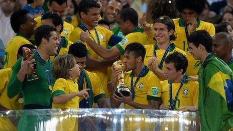 Neymar lifts trophy