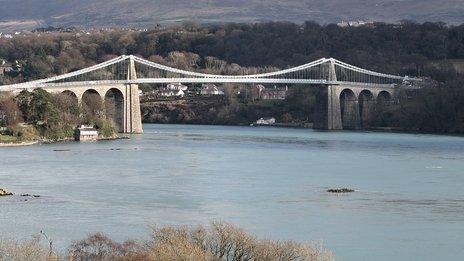 Pont Menai, Ynys Môn