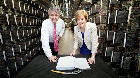 Bill Murray, BT Managing director NGA, with Deputy First Minister Nicola Sturgeon