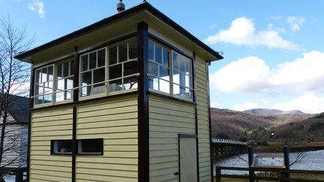 The signal box at Penmaenpool