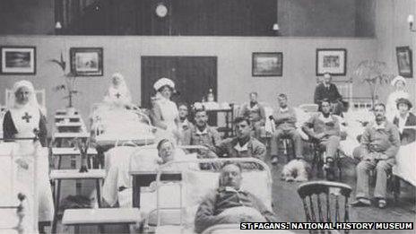 Soldiers and nurses in the hospital at St Fagans during World War I