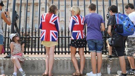 People outside Buckingham Palace gates on 22 July