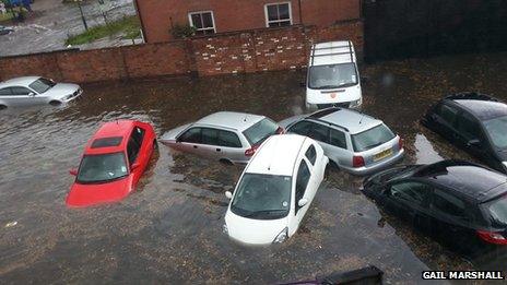 Cars in flood water near Mansfield Road